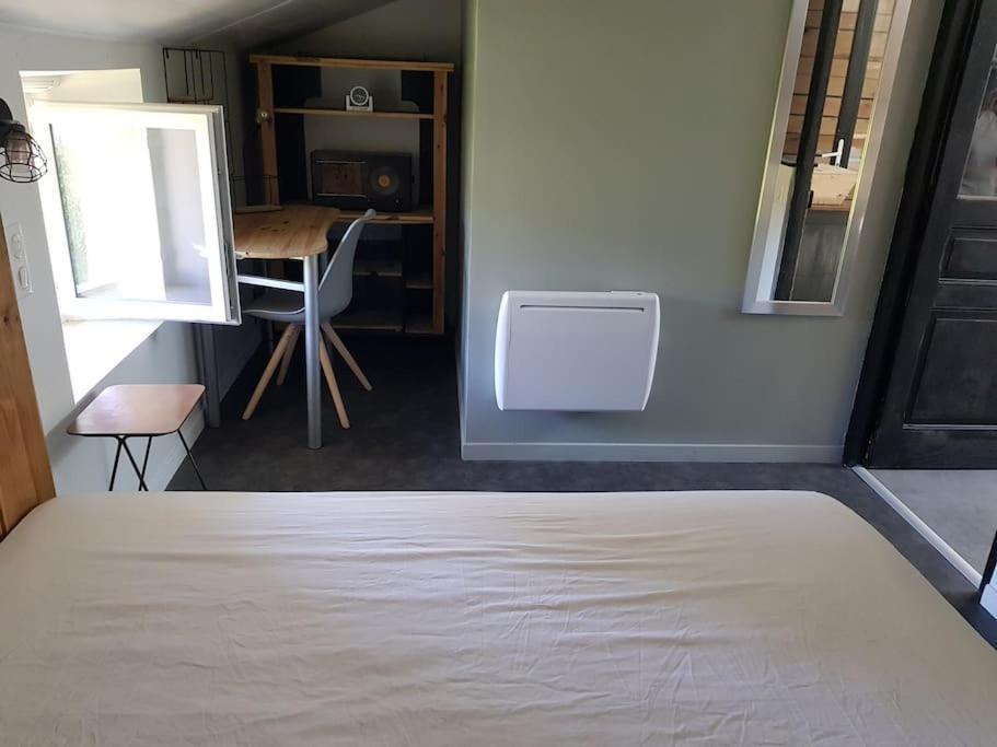 Petite Maison Type Loft En Plein Bourg D'Ambazac Exteriör bild