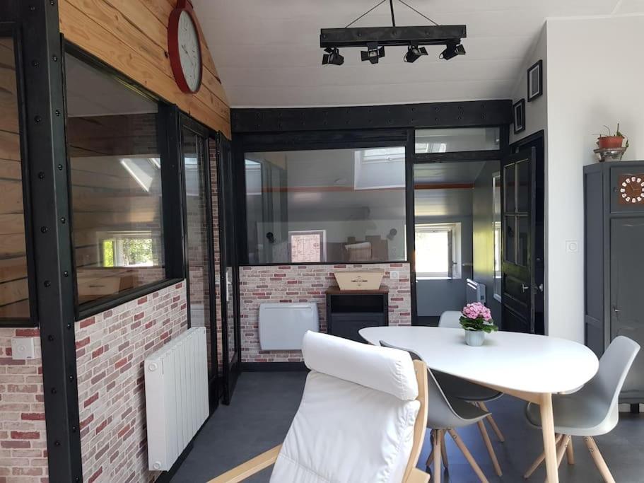 Petite Maison Type Loft En Plein Bourg D'Ambazac Exteriör bild